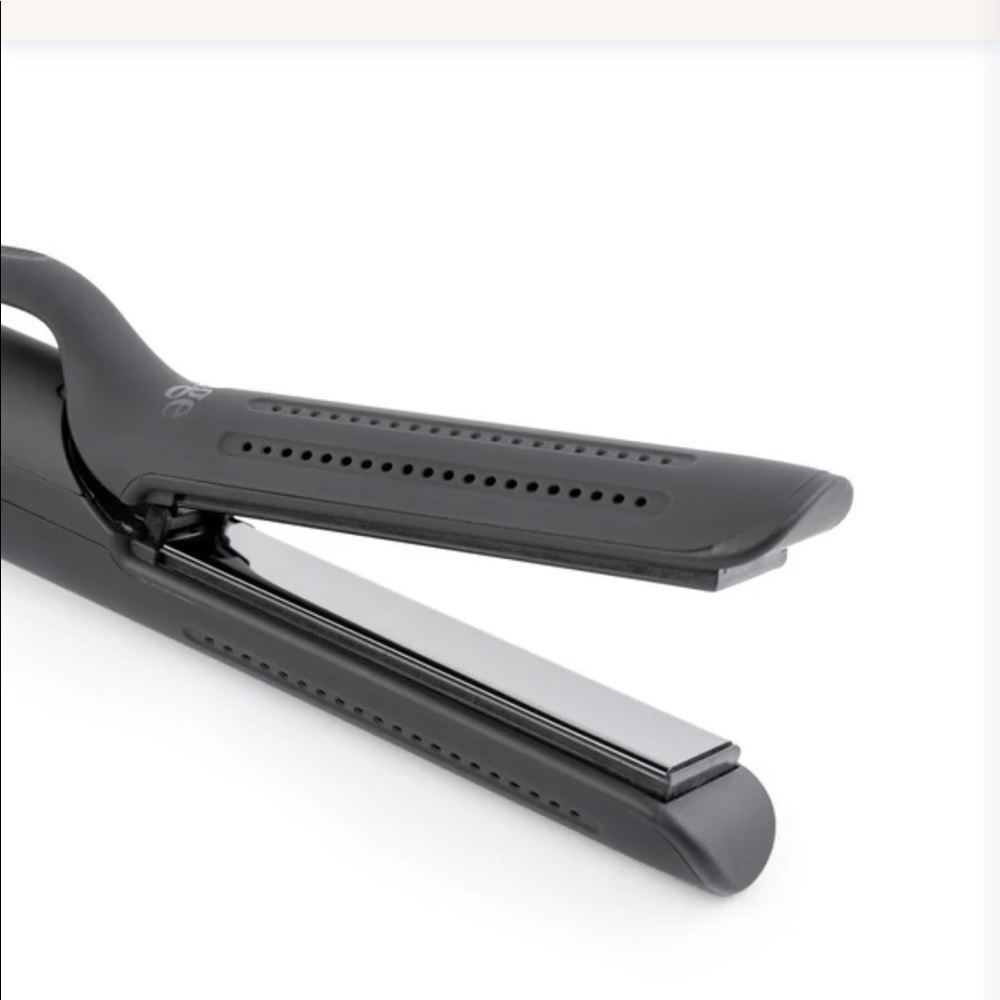 Le Duo Hair straightener and curling iron. 360 air flow Titanium Styler